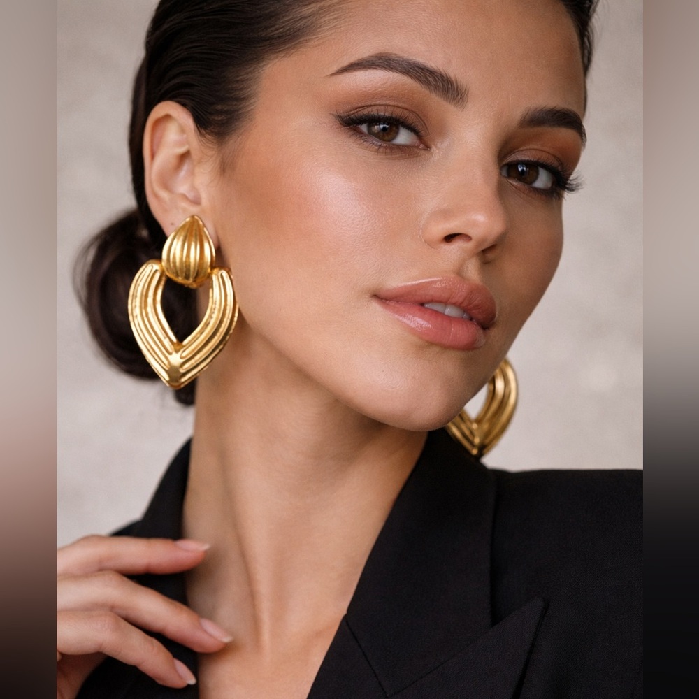 SOLD Vintage Gold Tone Sculptural Clip-On Earrings | 80s Statement Drop Earrings - Picture 1 of 4